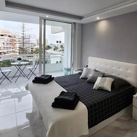 Americas Evening Escape *